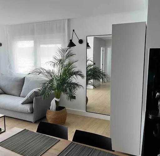 Malecon 47 Apartamento Reformado En Primera Linea *